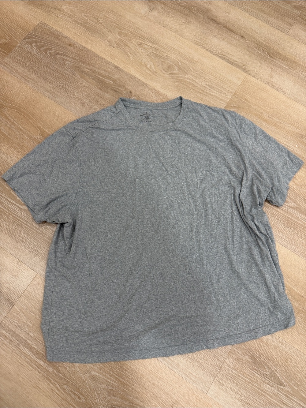 Men's Fabletics Grey Crew Neck Short-Sleeve Shirt